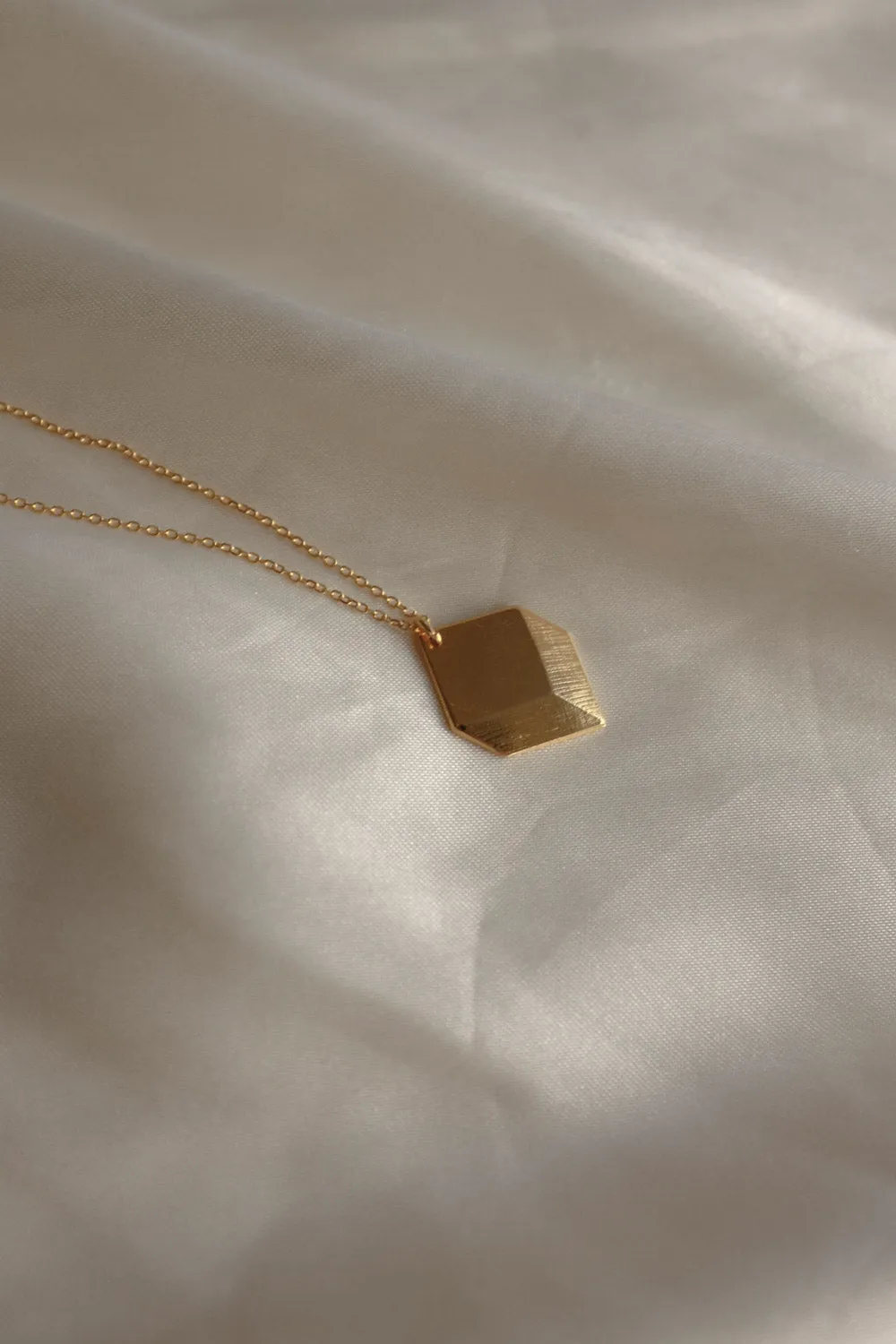 0021_CUBE GOLD NECKLACE