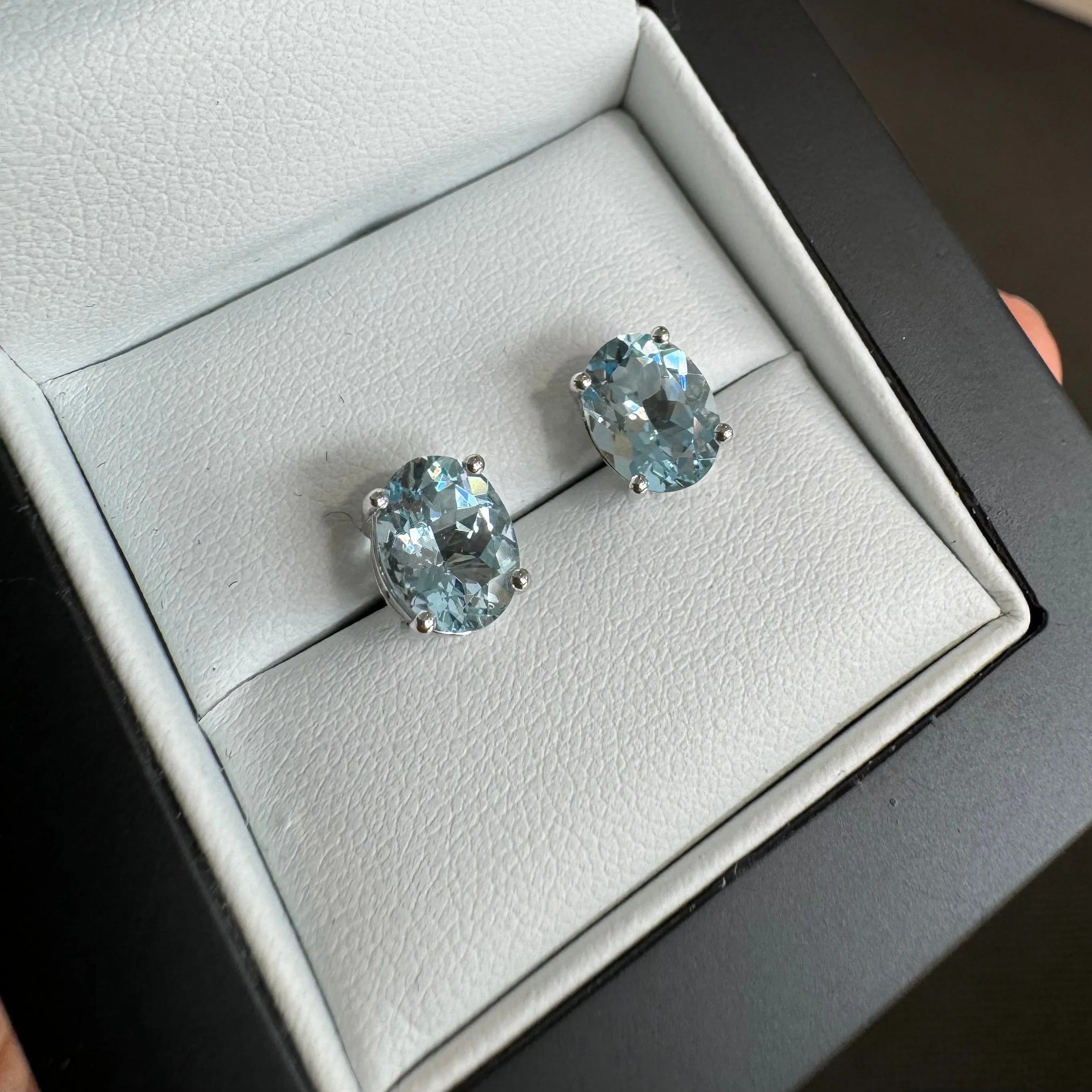 18ct White Gold Oval Aquamarine Stud Earrings