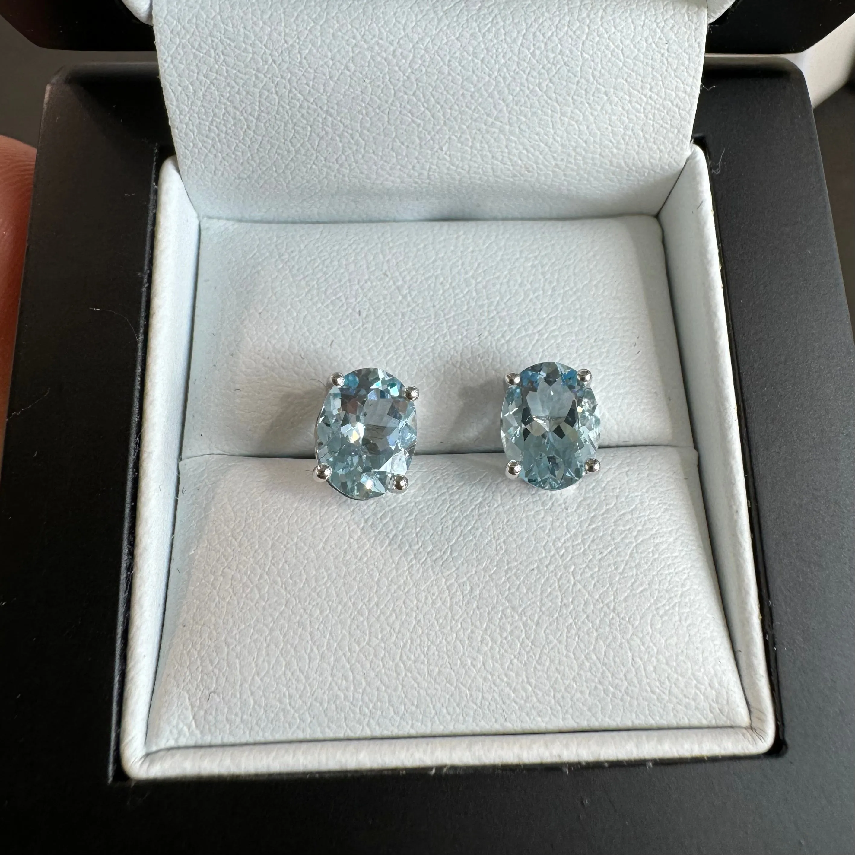 18ct White Gold Oval Aquamarine Stud Earrings