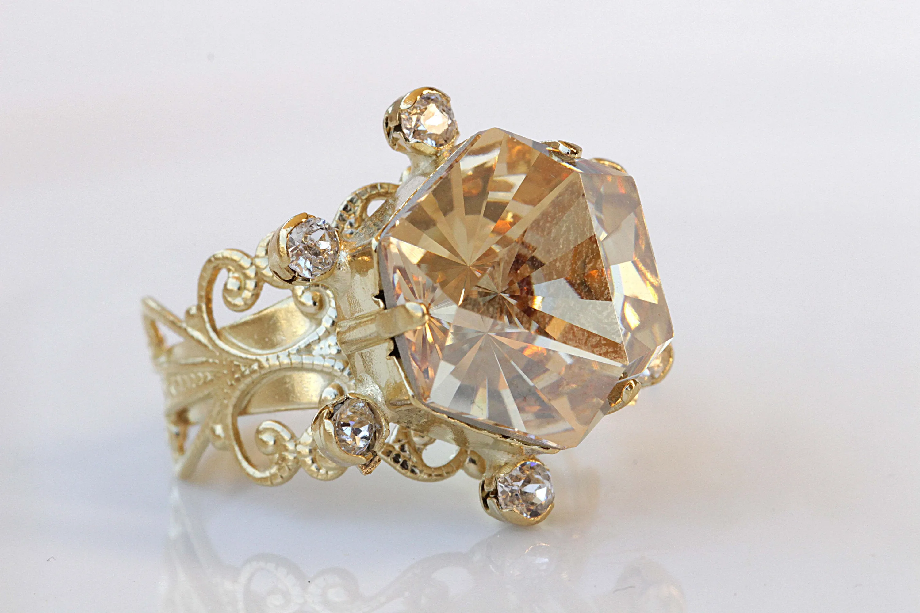 CHAMPAGNE TOPAZ RING