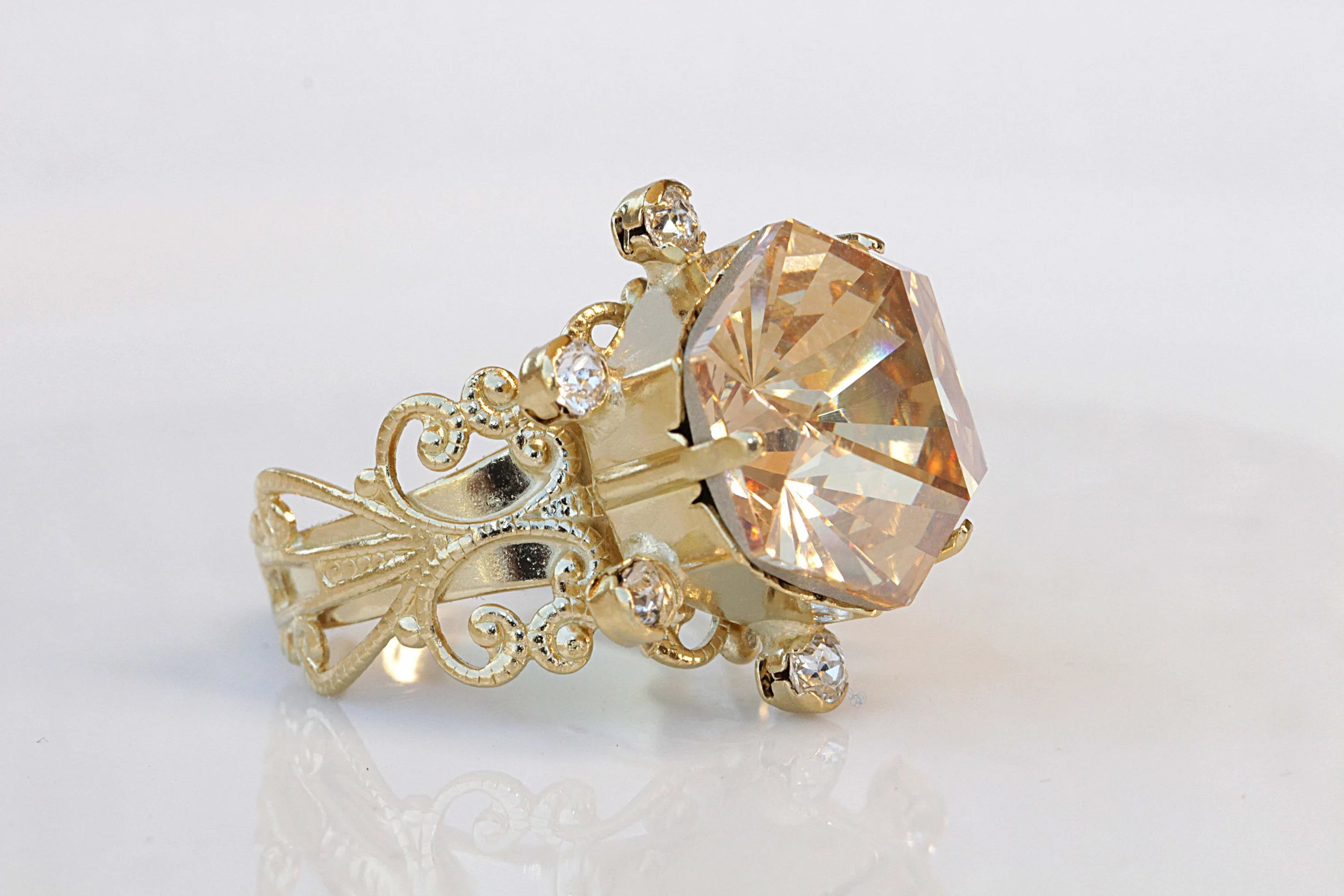 CHAMPAGNE TOPAZ RING