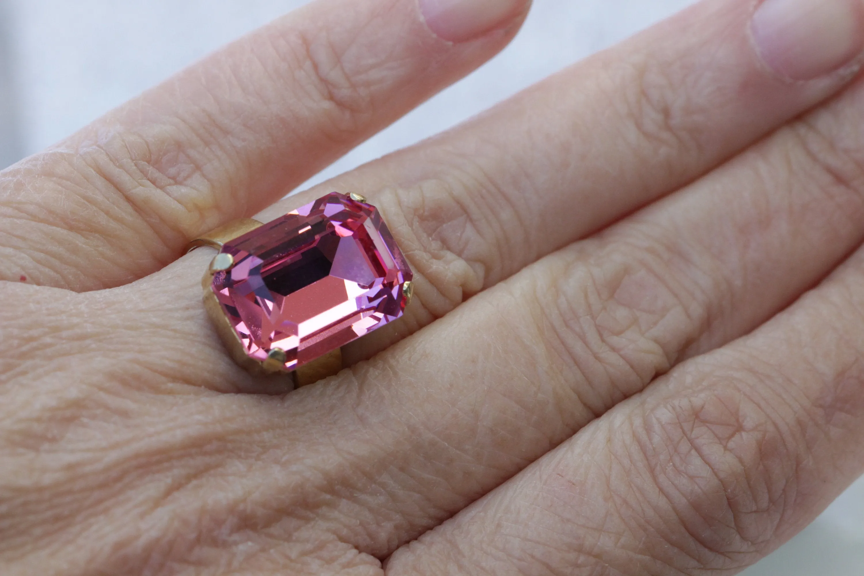 FUCHSIA RING