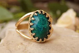 Green gemstone ring