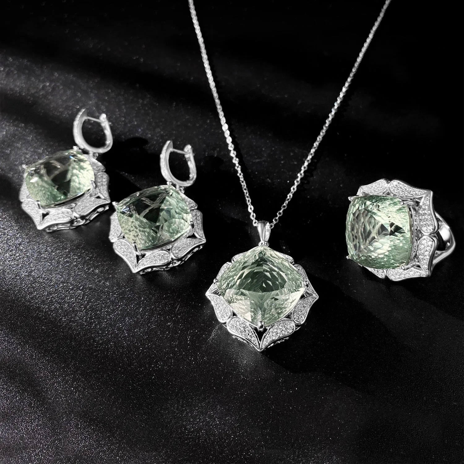 Luxury S925 Silver Set Large Natural Green Crystal Pendant High-grade Jewelry