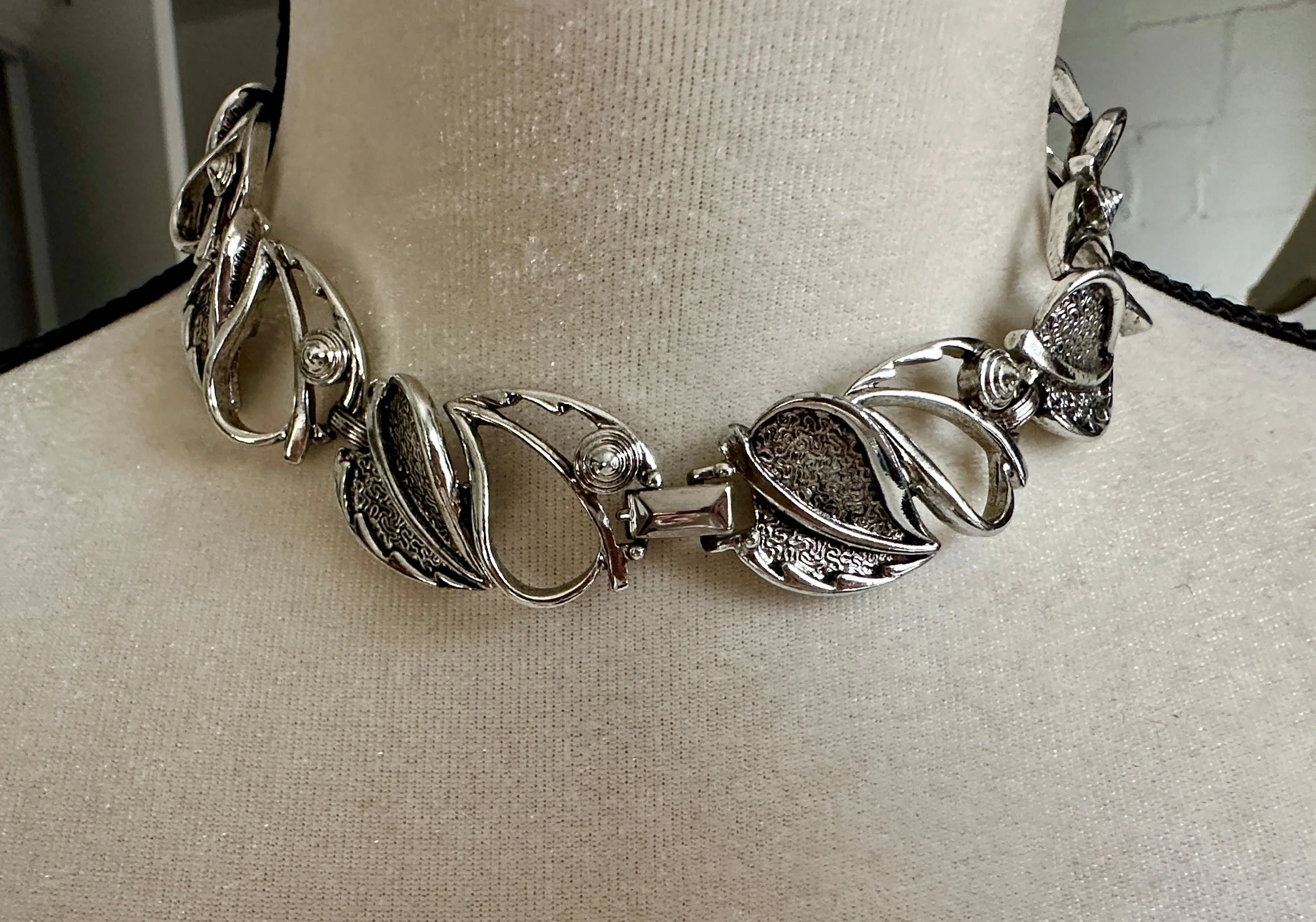 Vintage Sarah Coventry Signed Silver Tone Leaf Forest Necklace Bracelet Set